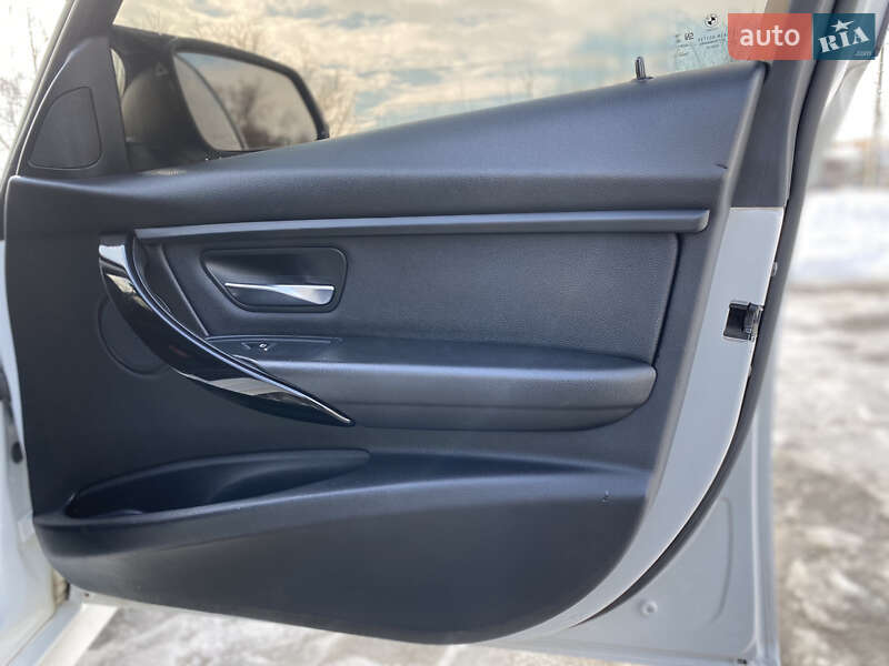 Седан BMW 3 Series 2017 в Житомире
