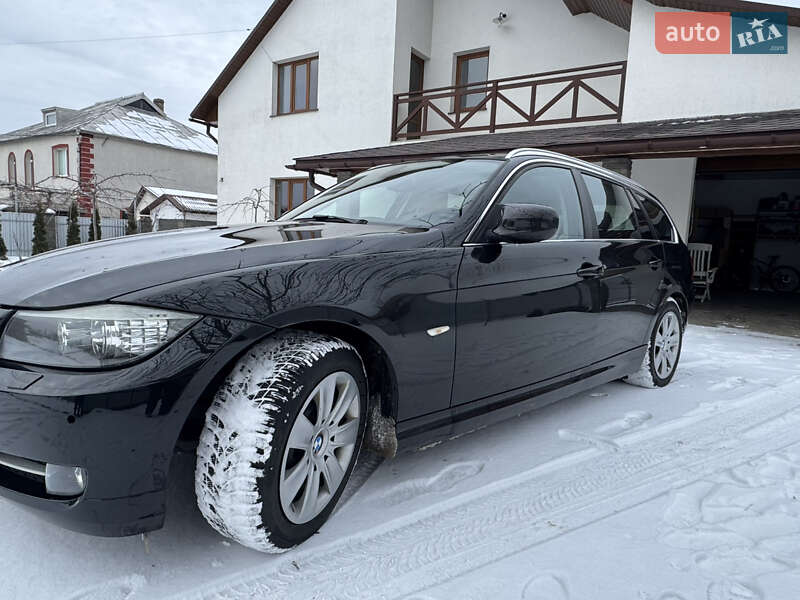 Универсал BMW 3 Series 2010 в Глыбокой