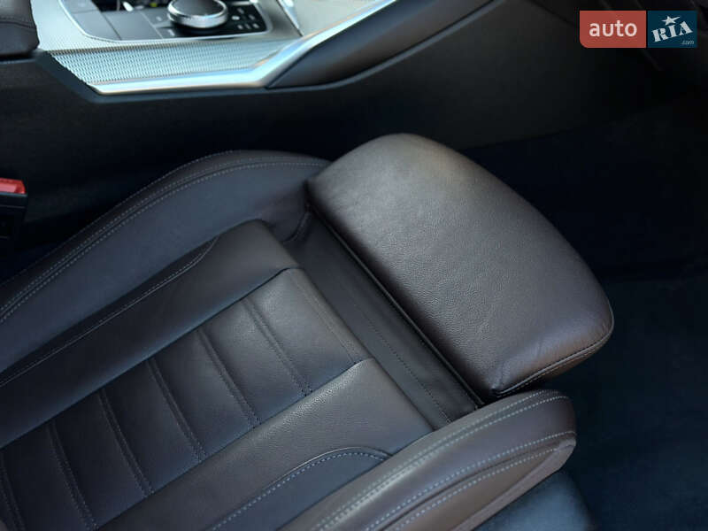 Седан BMW 3 Series 2022 в Киеве