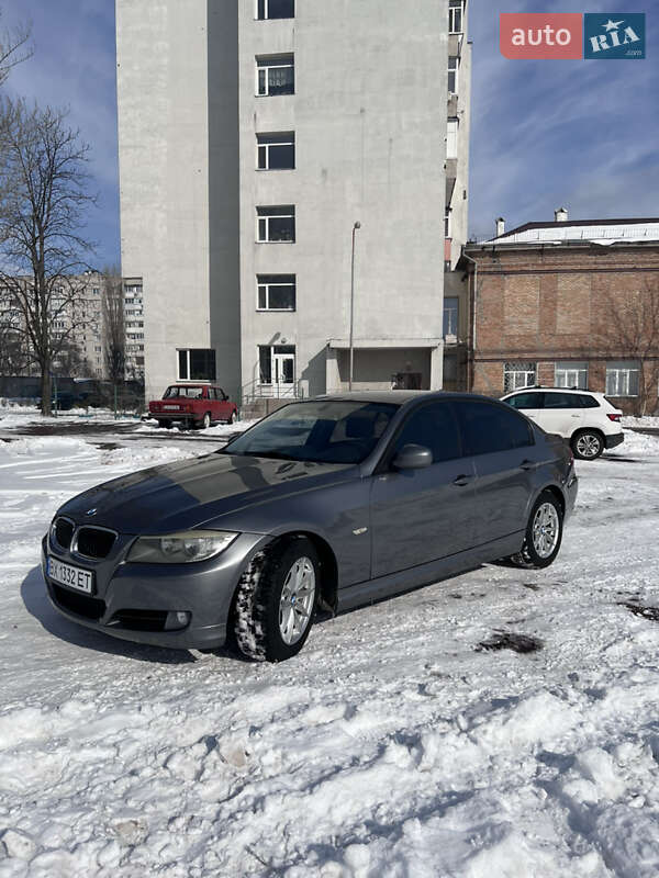 Седан BMW 3 Series 2009 в Черкасах