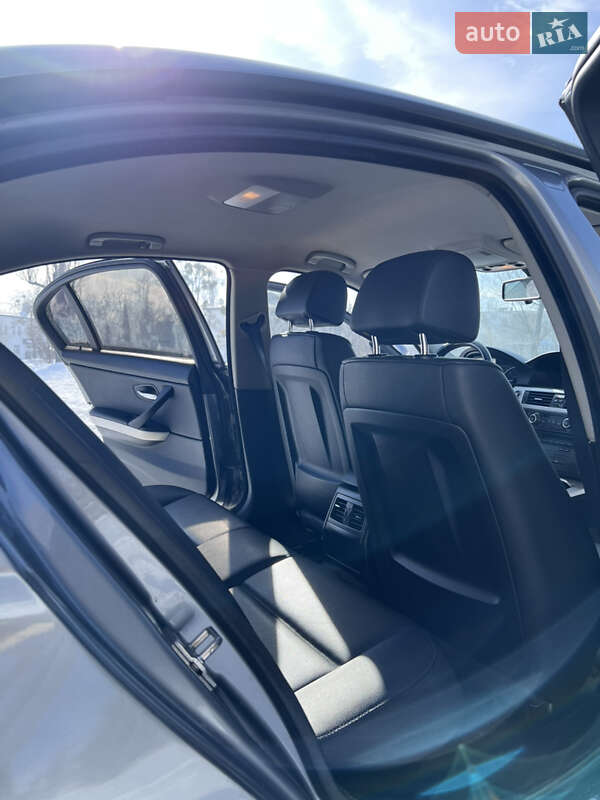 Седан BMW 3 Series 2009 в Черкасах