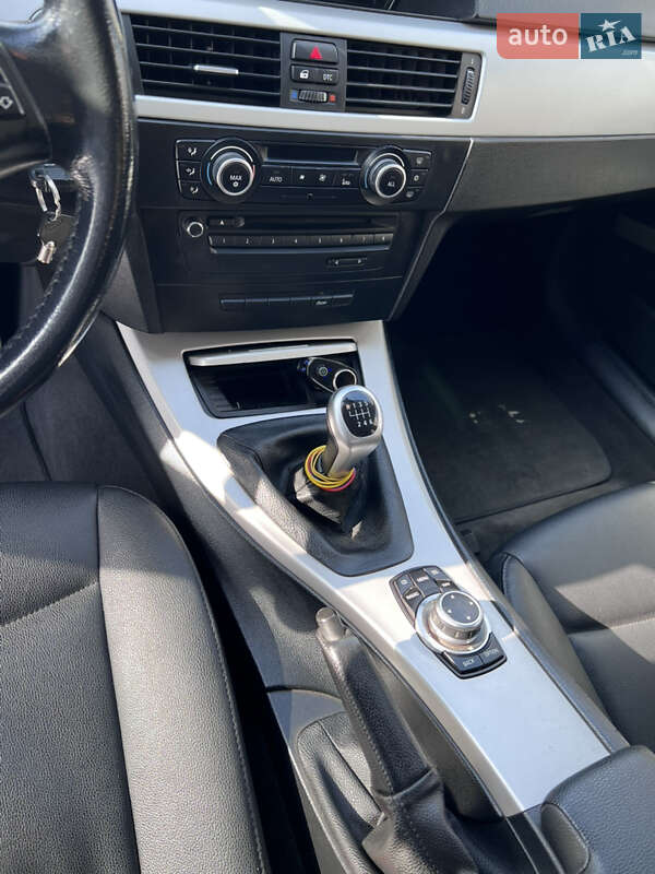 Седан BMW 3 Series 2009 в Черкасах