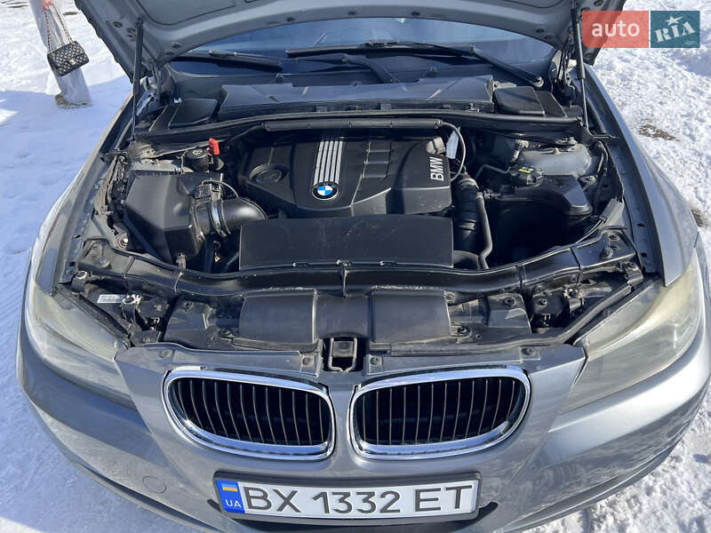 Седан BMW 3 Series 2009 в Черкасах