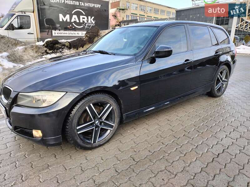 BMW 3 Series 2011