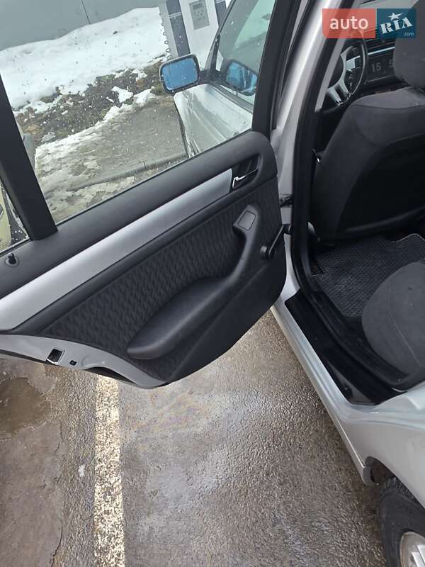 Седан BMW 3 Series 2000 в Львове