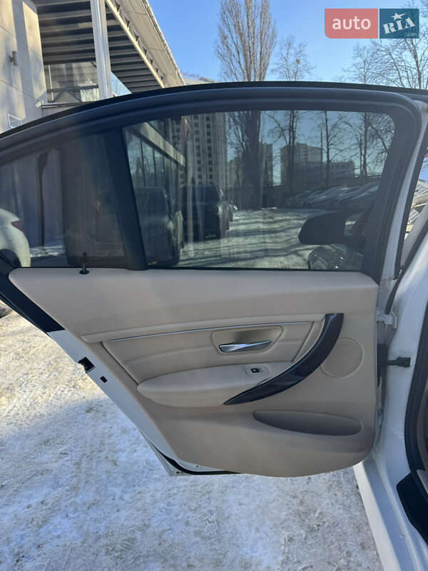 Седан BMW 3 Series 2014 в Киеве