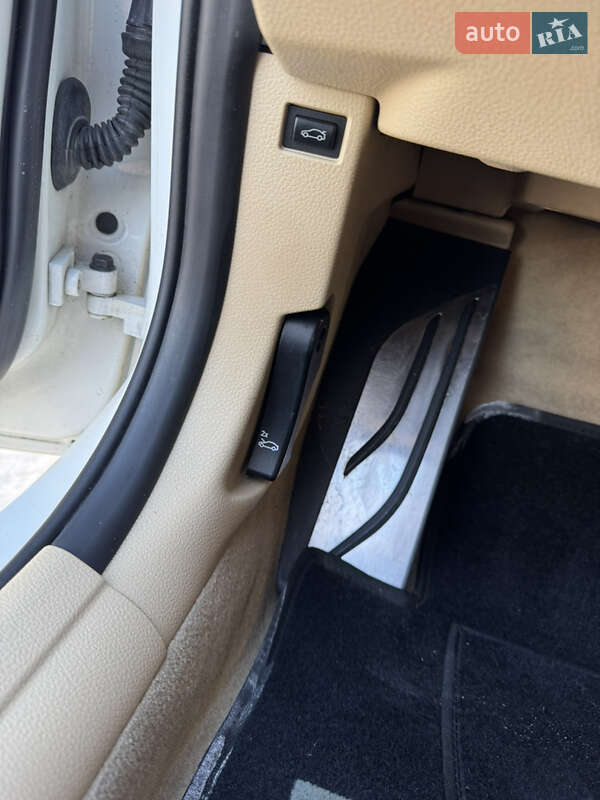 Седан BMW 3 Series 2014 в Киеве