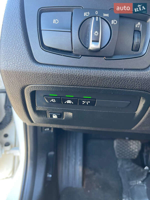 Седан BMW 3 Series 2017 в Первомайську