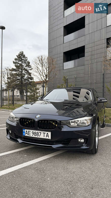 Седан BMW 3 Series 2014 в Днепре