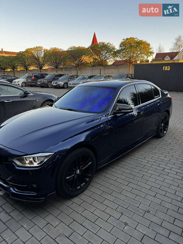 Седан BMW 3 Series 2017 в Луцке