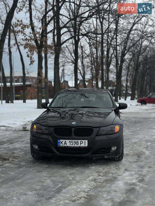 Седан BMW 3 Series 2011 в Киеве