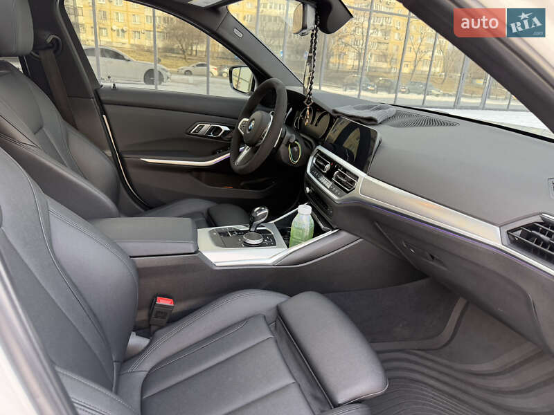 Седан BMW 3 Series 2019 в Днепре