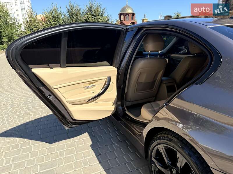 Седан BMW 3 Series 2014 в Чорноморську