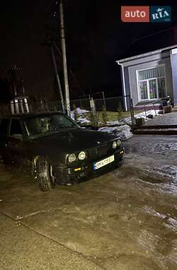 Седан BMW 3 Series 1988 в Кременце