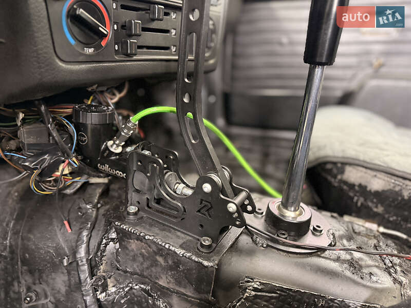 Седан BMW 3 Series 1985 в Киеве