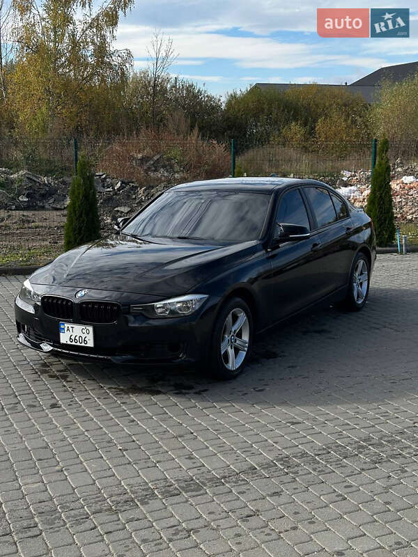 Седан BMW 3 Series 2013 в Надворной