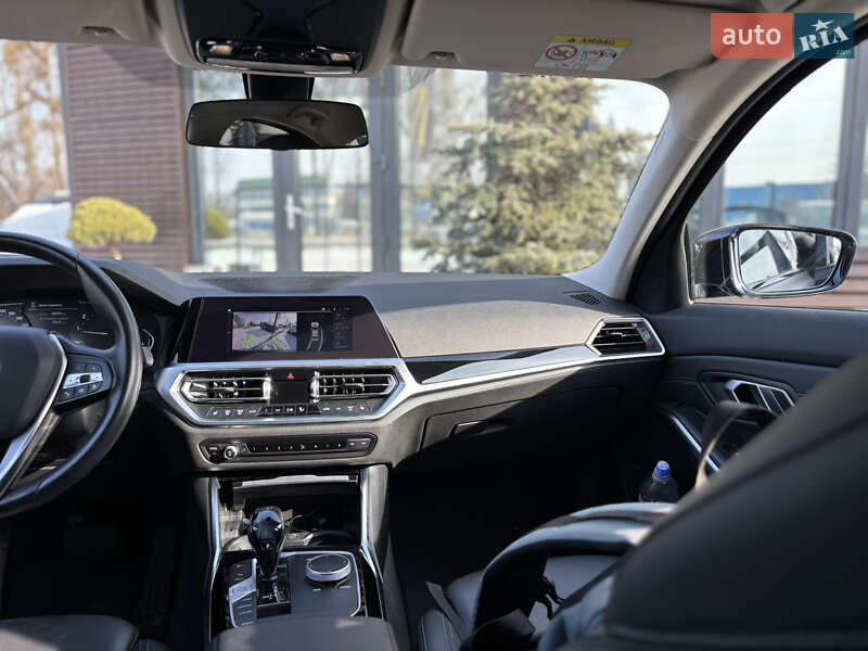 Седан BMW 3 Series 2020 в Львове