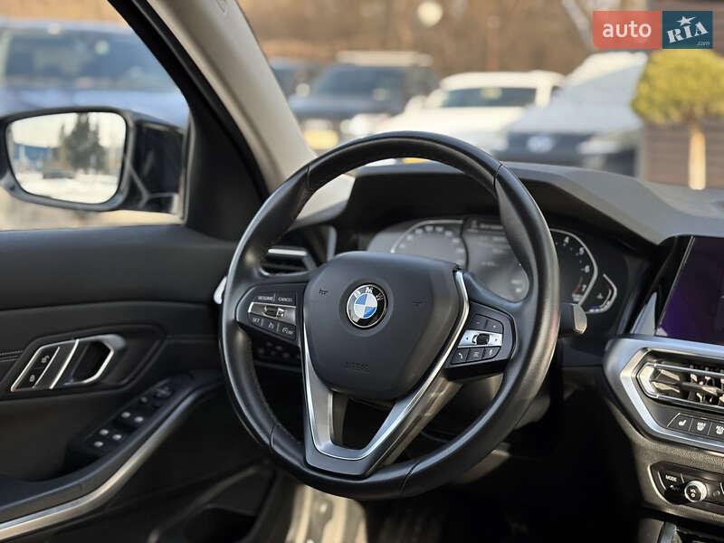 Седан BMW 3 Series 2020 в Львове
