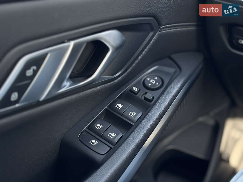 Седан BMW 3 Series 2020 в Львове