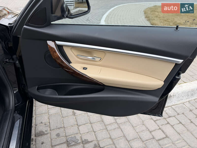 Седан BMW 3 Series 2017 в Одессе