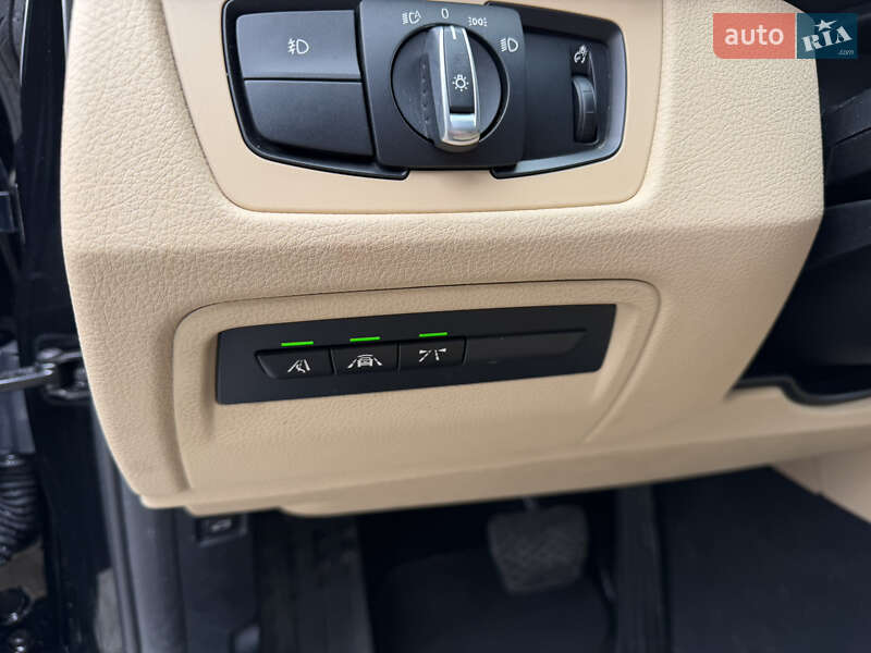 Седан BMW 3 Series 2017 в Одессе