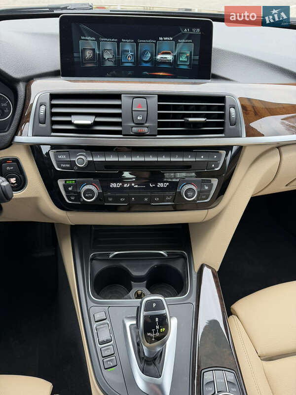 Седан BMW 3 Series 2017 в Одессе