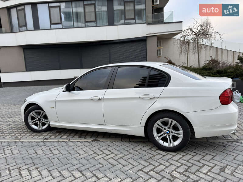 Седан BMW 3 Series 2011 в Одессе