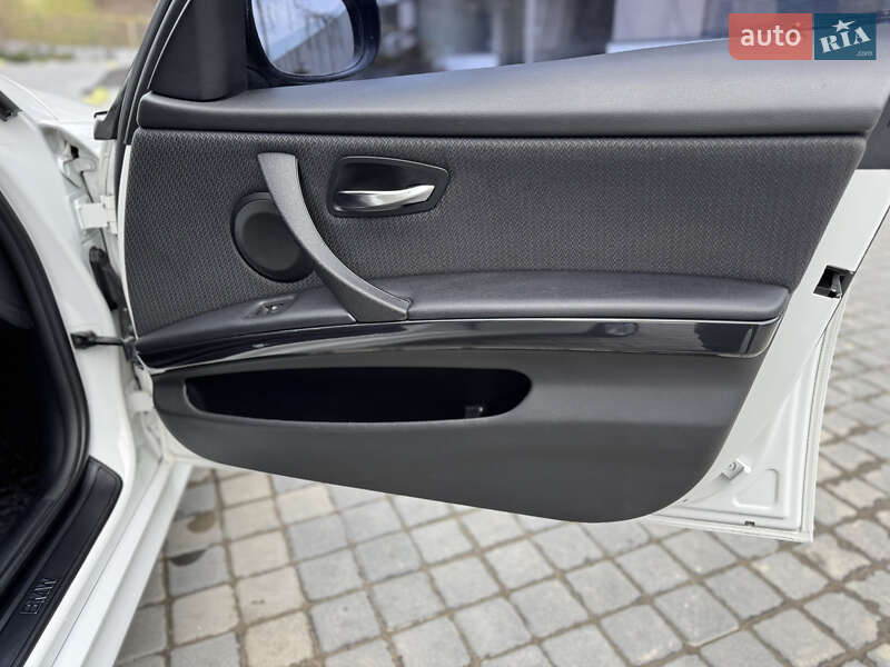 Седан BMW 3 Series 2011 в Одессе