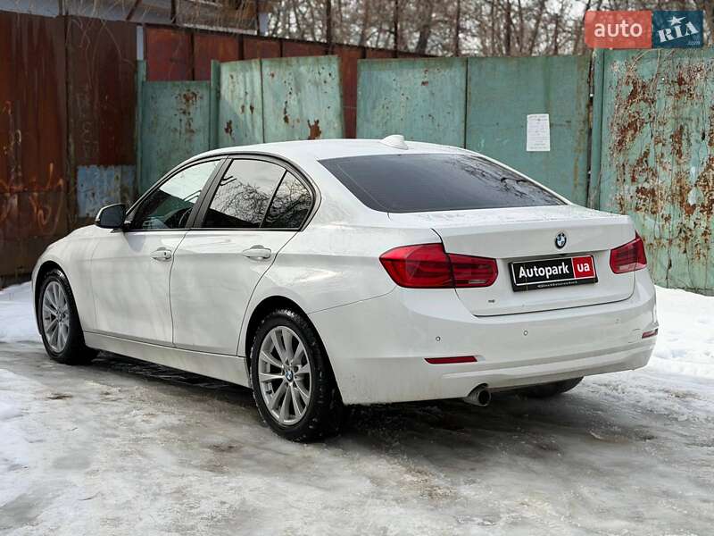Седан BMW 3 Series 2016 в Києві
