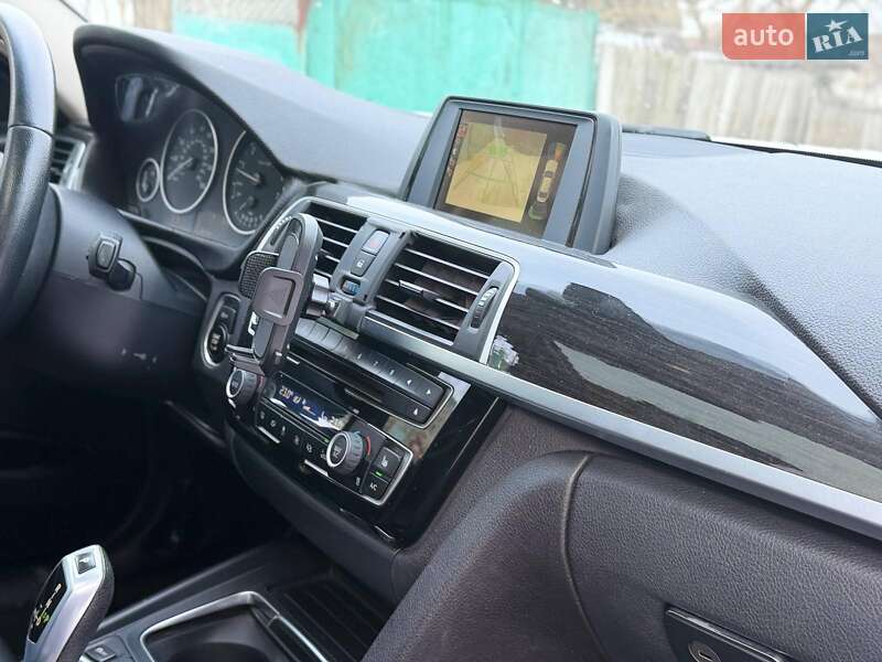 Седан BMW 3 Series 2016 в Києві