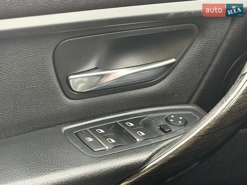 Седан BMW 3 Series 2016 в Києві