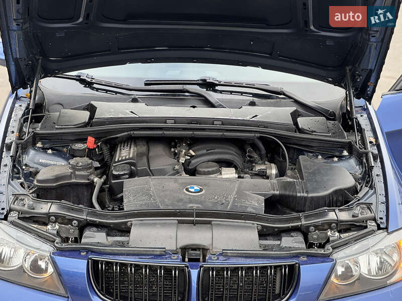 Седан BMW 3 Series 2007 в Львові