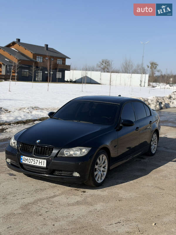 Седан BMW 3 Series 2005 в Киеве