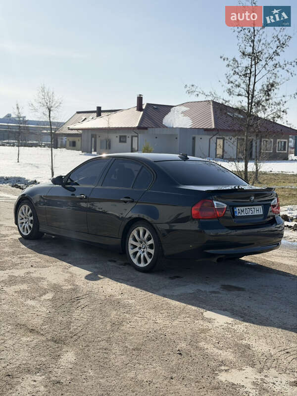 Седан BMW 3 Series 2005 в Киеве