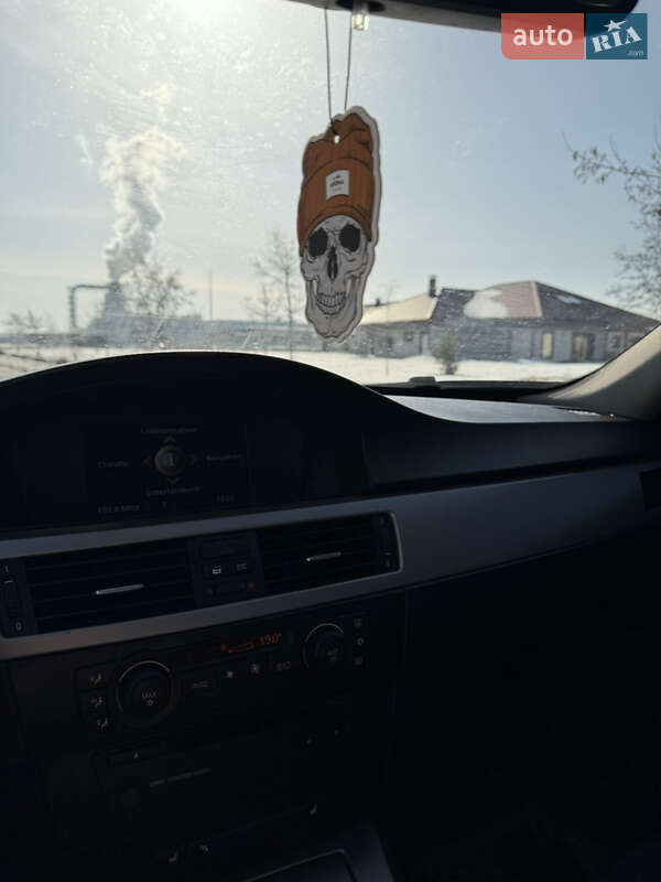Седан BMW 3 Series 2005 в Киеве