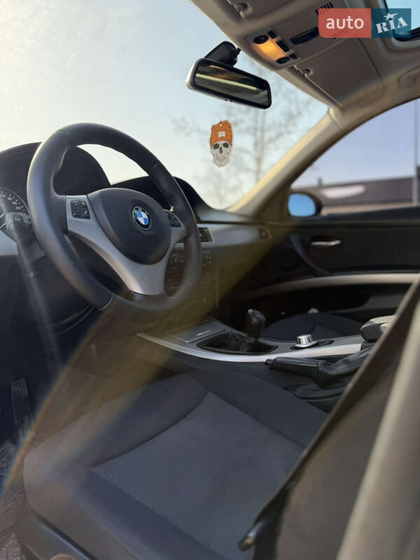 Седан BMW 3 Series 2005 в Киеве