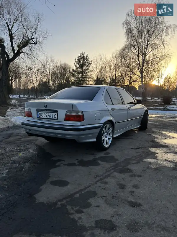 BMW 3 Series 1996 VIN WBACA91040JF25604 фото оголошення 3 з 49