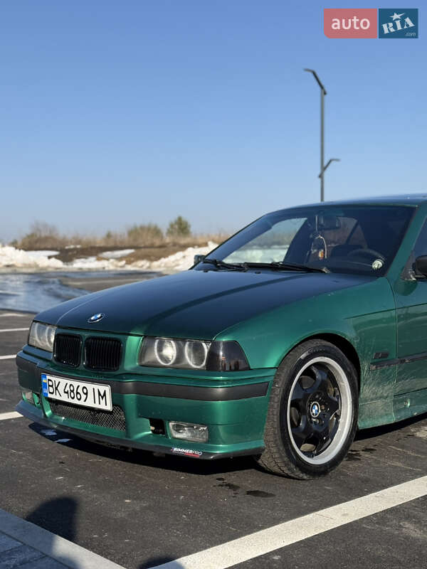 Седан BMW 3 Series 1994 в Ровно