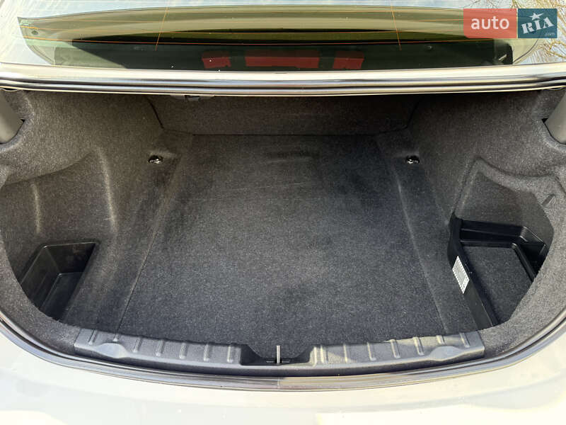 Седан BMW 3 Series 2012 в Киеве