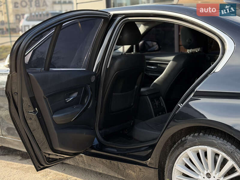 Седан BMW 3 Series 2015 в Шептицькому
