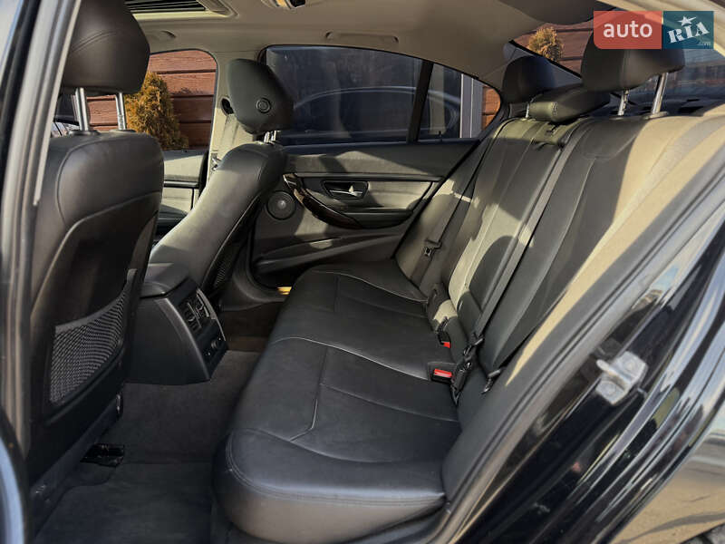 Седан BMW 3 Series 2015 в Шептицькому