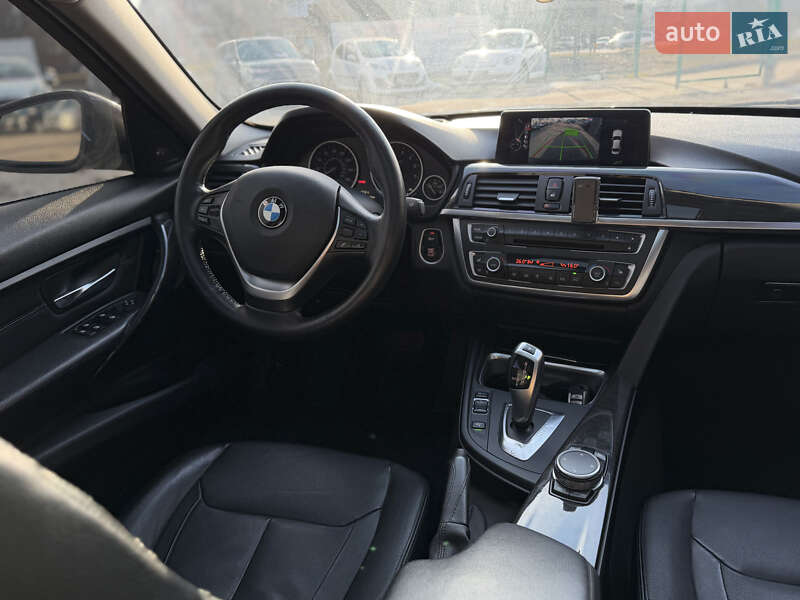 Седан BMW 3 Series 2015 в Шептицькому