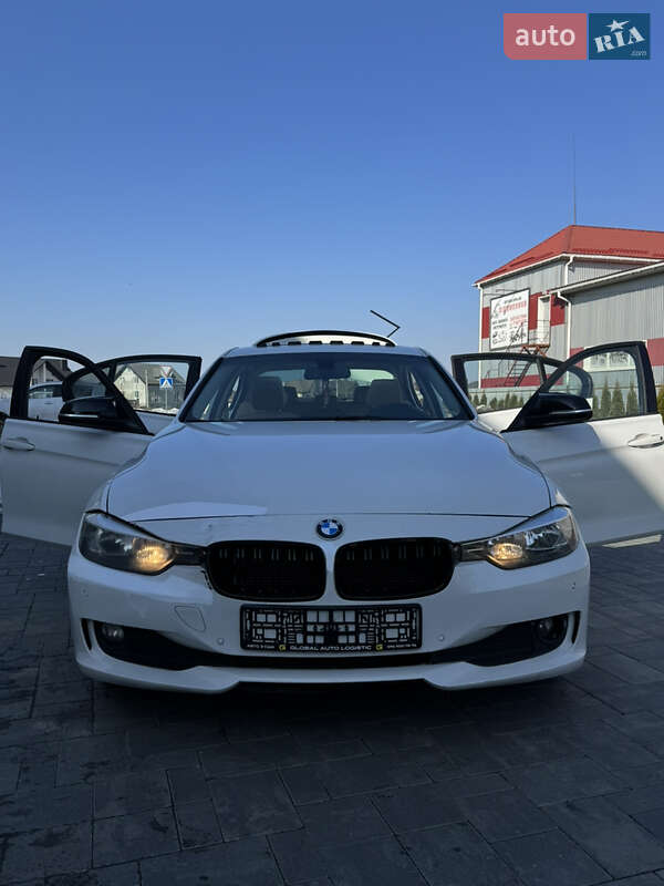 Седан BMW 3 Series 2015 в Луцке