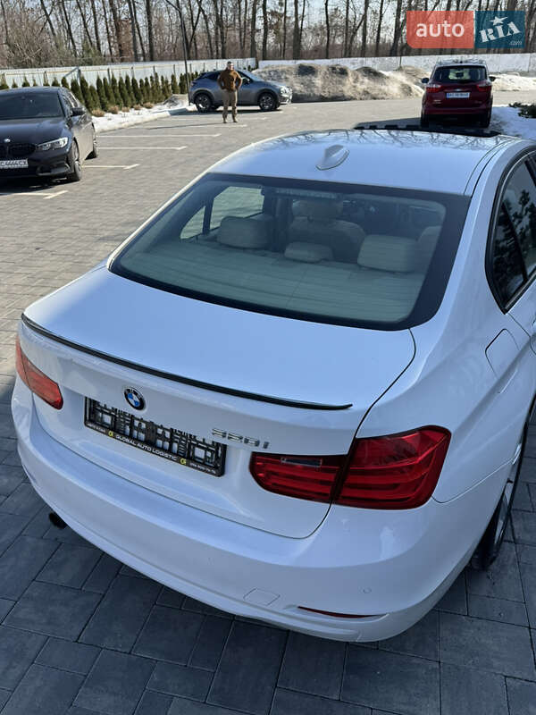 Седан BMW 3 Series 2015 в Луцке
