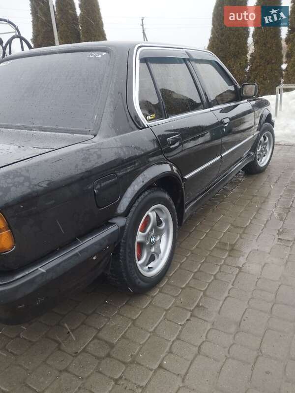 Седан BMW 3 Series 1990 в Надворной