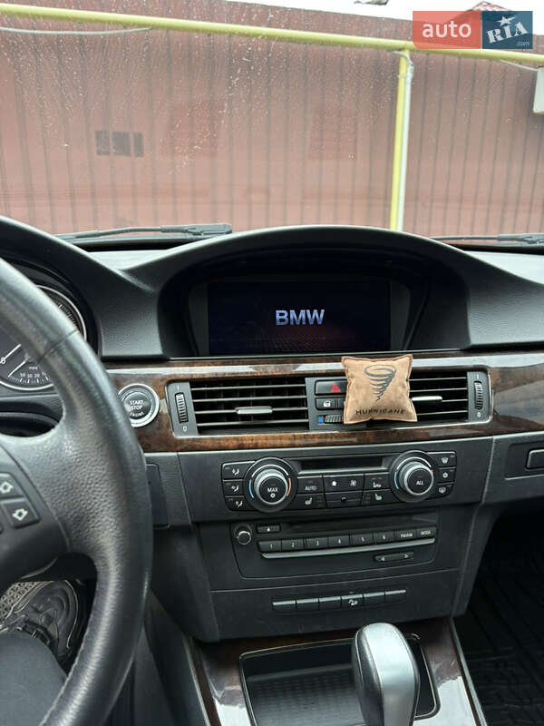 Седан BMW 3 Series 2009 в Одессе