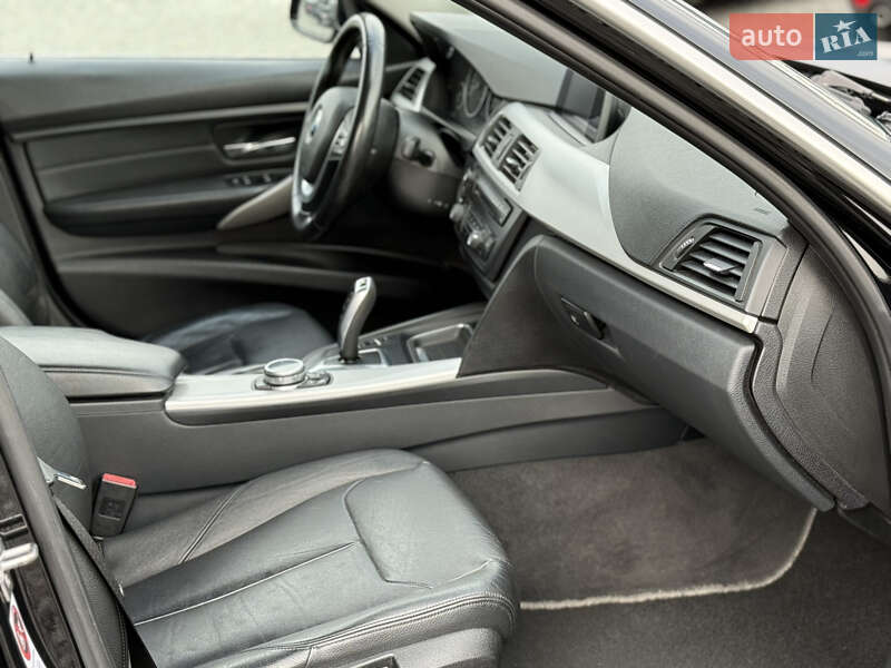 Седан BMW 3 Series 2013 в Черновцах