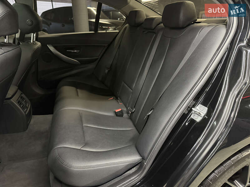 Седан BMW 3 Series 2016 в Одессе