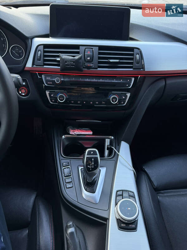 Седан BMW 3 Series 2011 в Львове