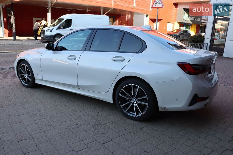 Седан BMW 3 Series 2022 в Львове